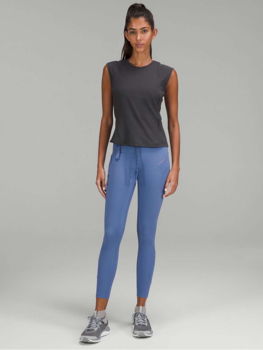 Lululemon Cargo Super-High-Rise Hiking Tight 25"
Water Drop